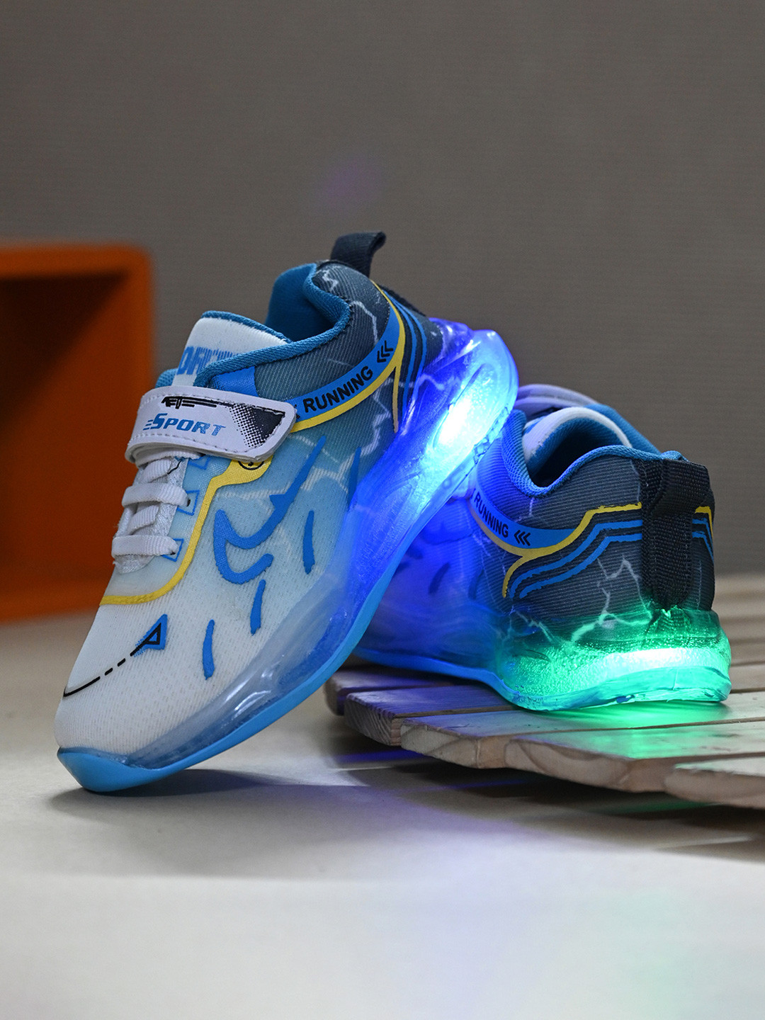BIRDE Boys Printed LED Sneakers