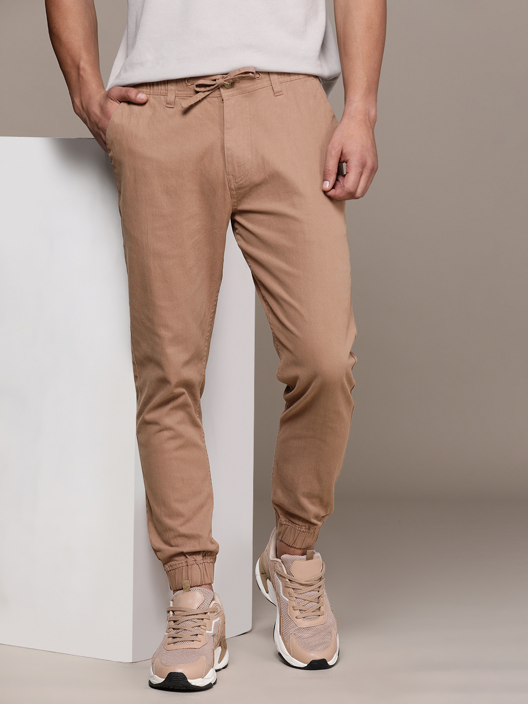 WROGN Men Slim Fit Jogger Trousers