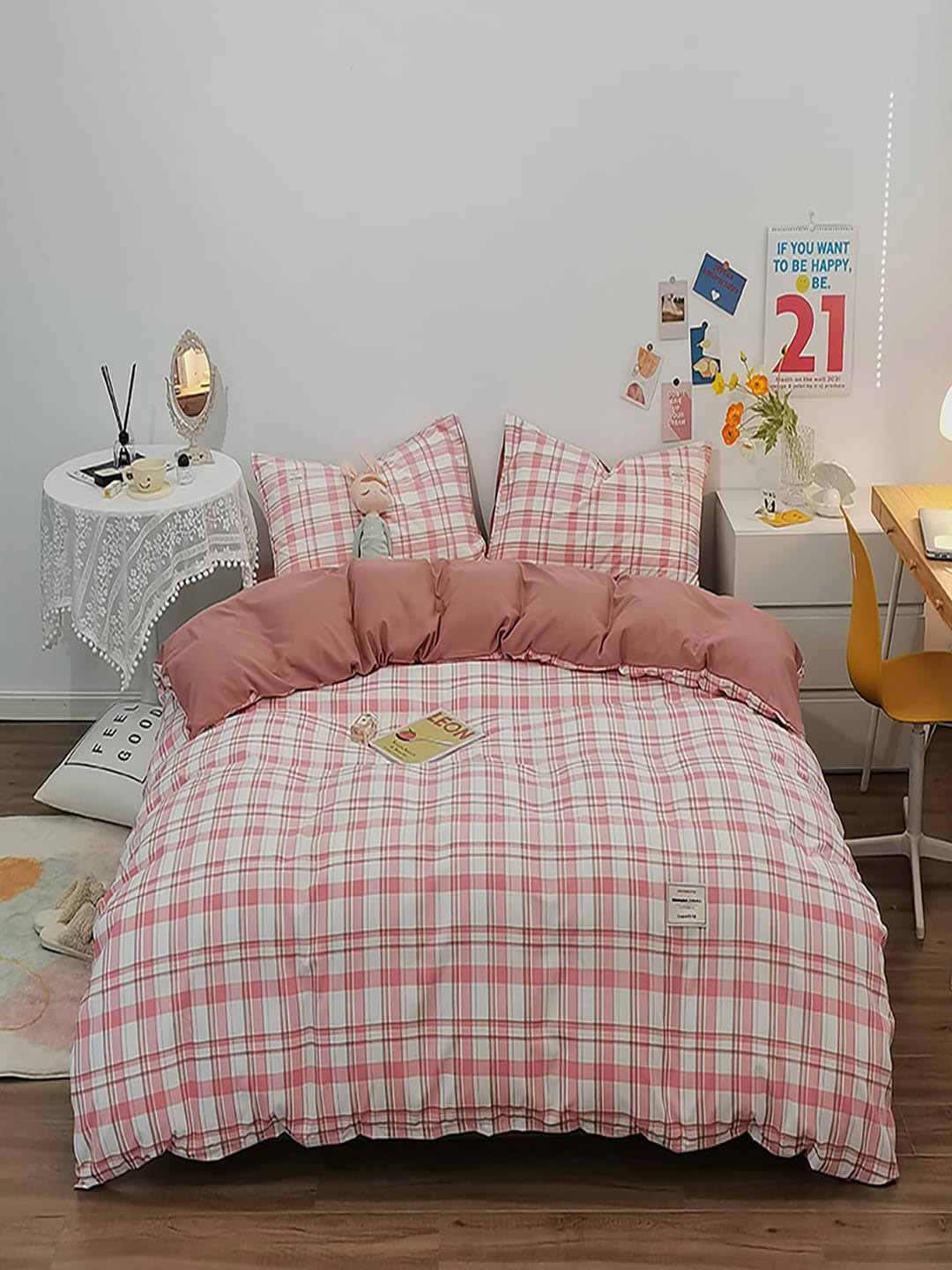 JC HOME White & Pink Checked Bedding Set
