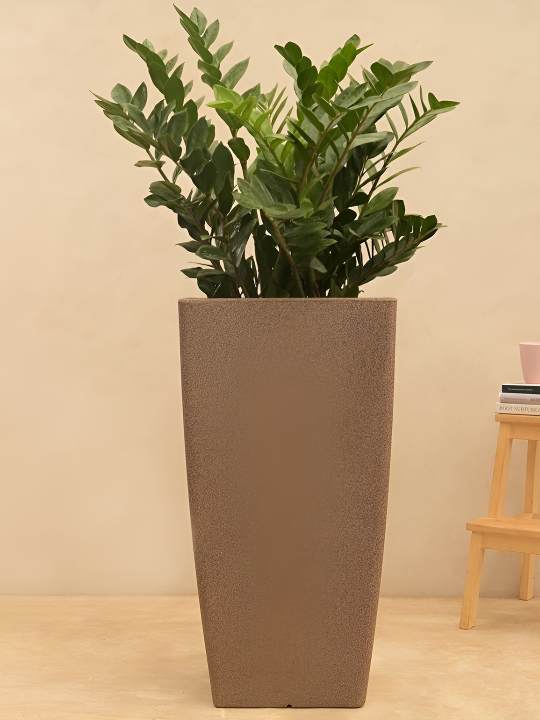 UGAOO Beige Textured Paris Sand Stone Large Planter