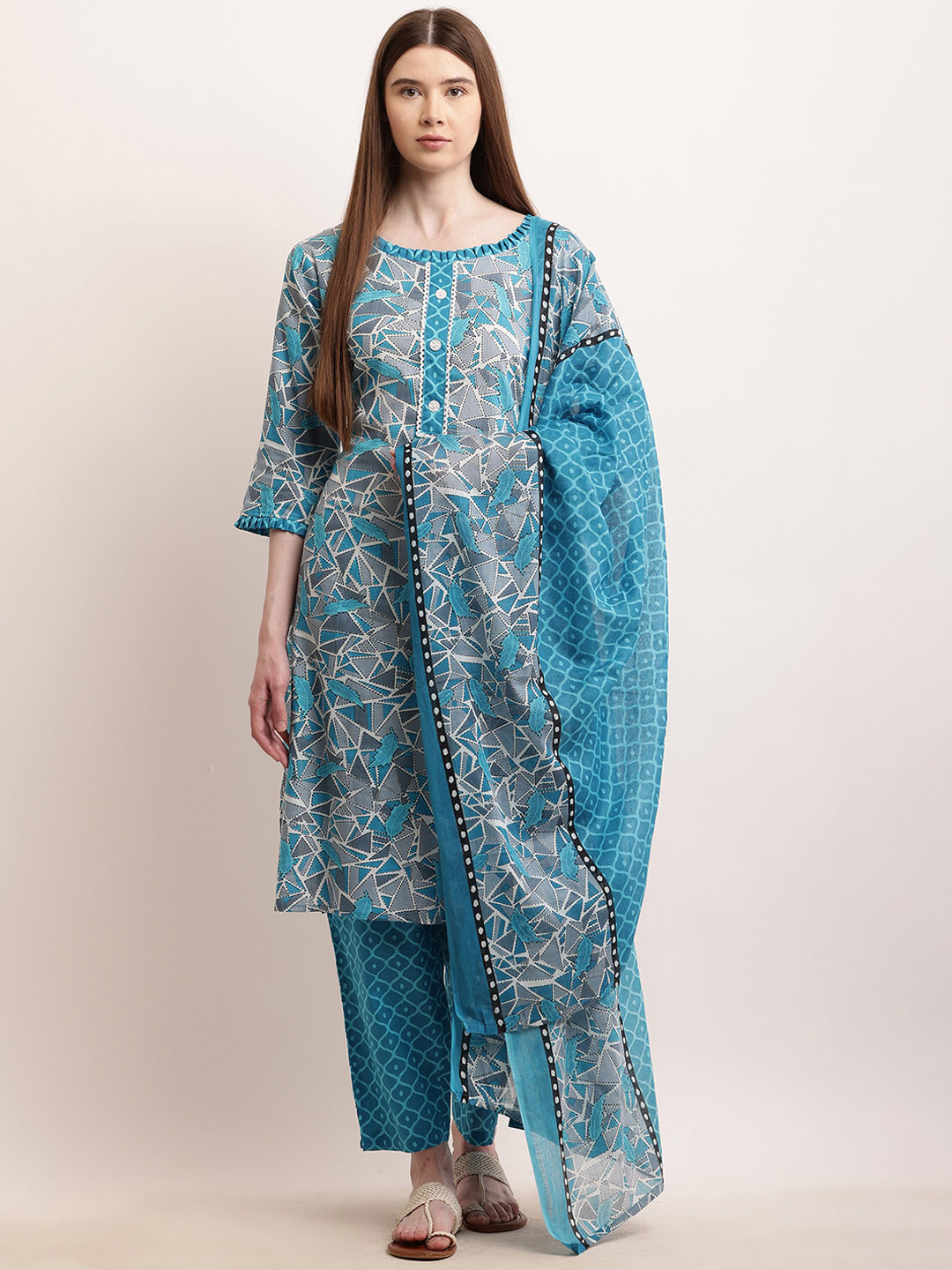 KETAKI FASHION Geometric Printed Pure Cotton Kurta With Trousers & Dupatta