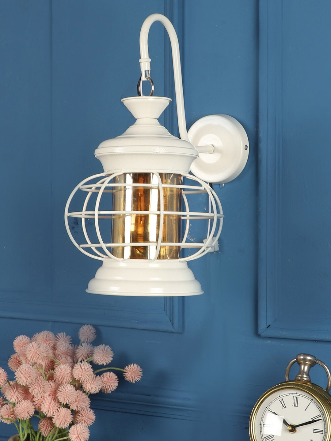 decorativeray White & Gold-Toned Abstract Shaped Iron Wall Lamp