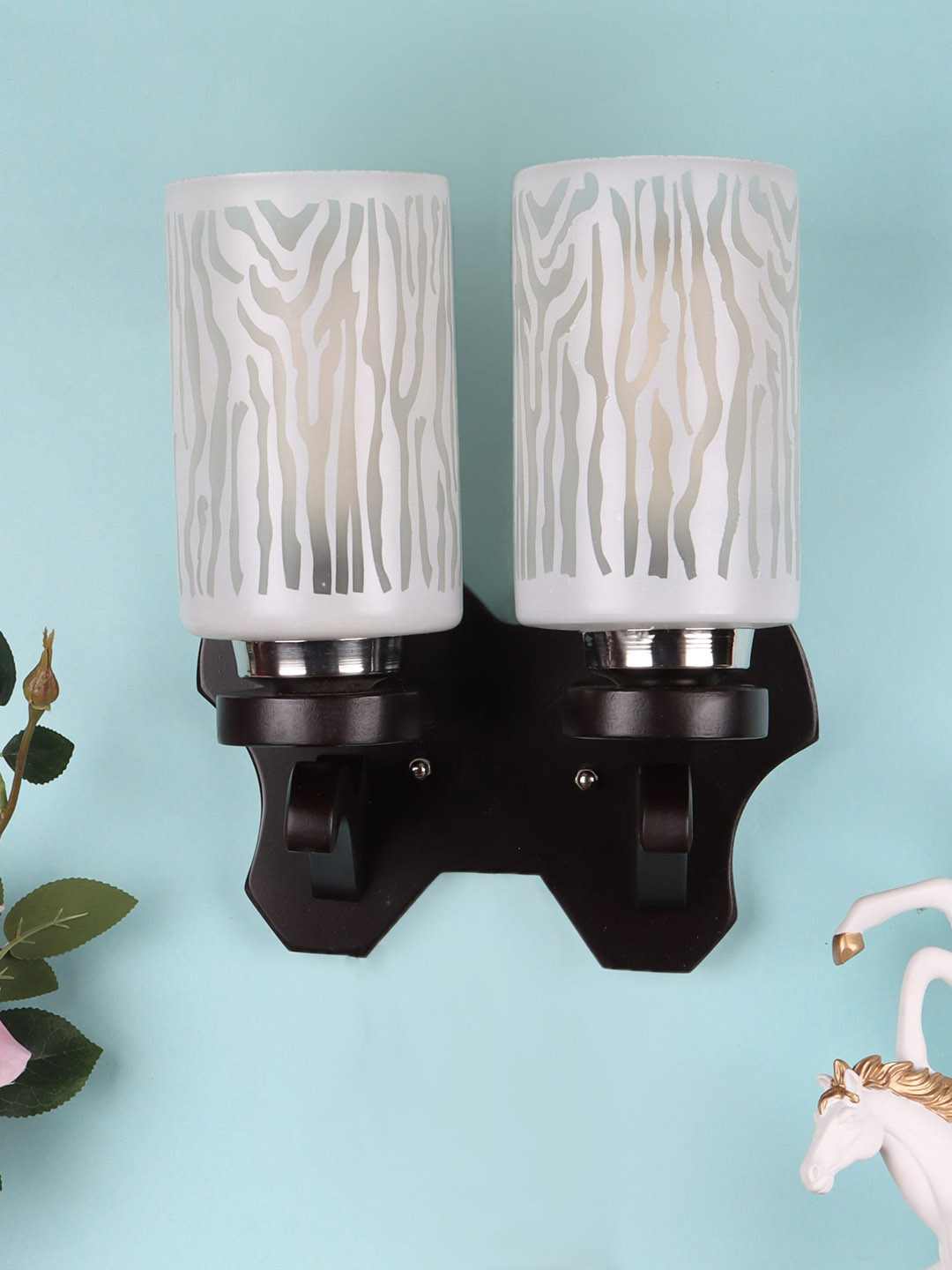 decorativeray Brown Cylindrcal Wooden Wall Lamp