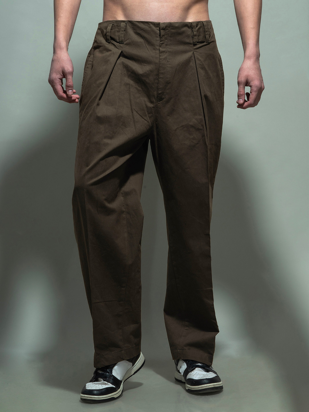 UNRL Men Pure Cotton Loose Fit High-Rise Pleated Regular Trousers