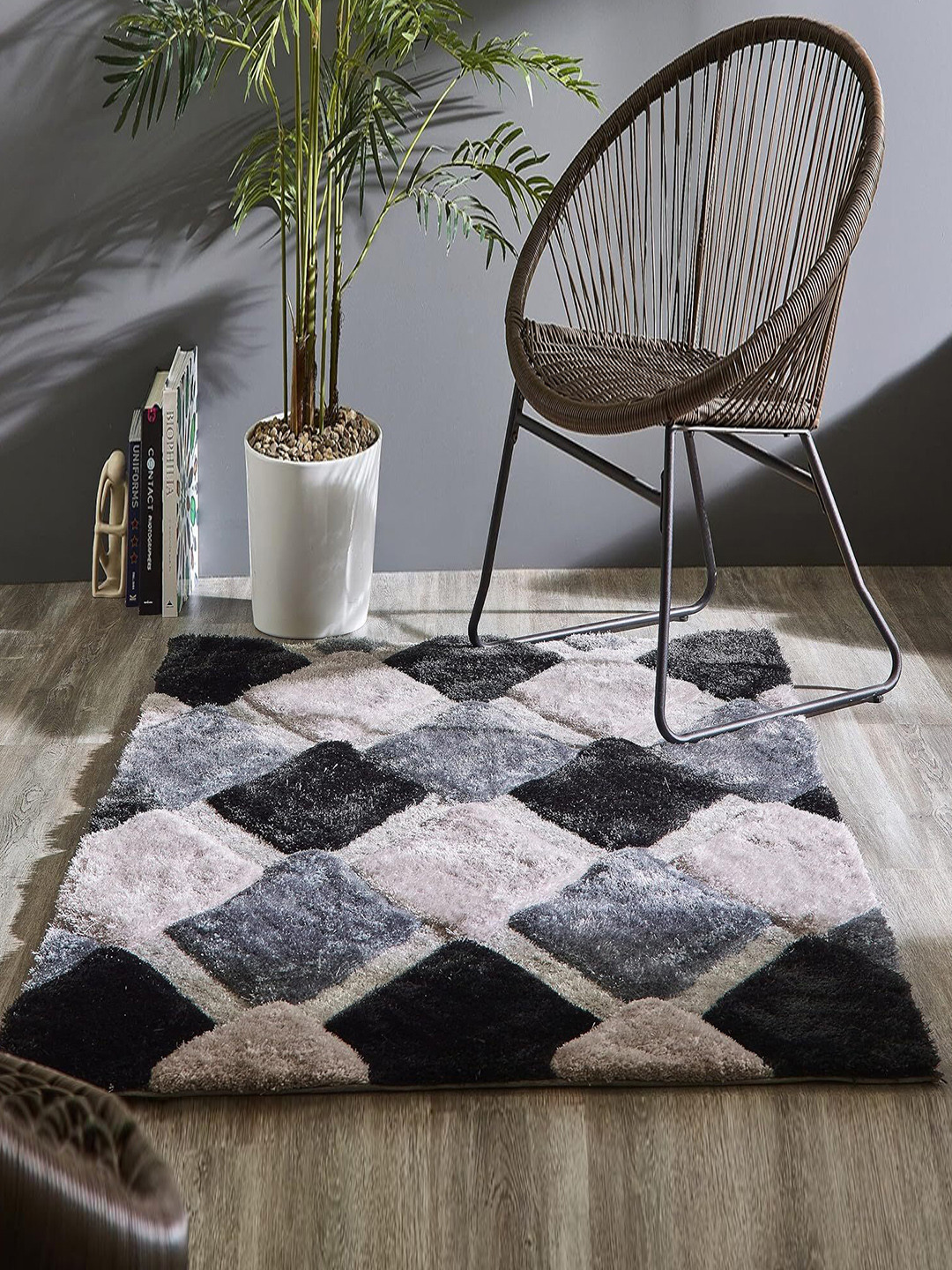 SR Handloom Black & White Geometric Shaggy Carpet