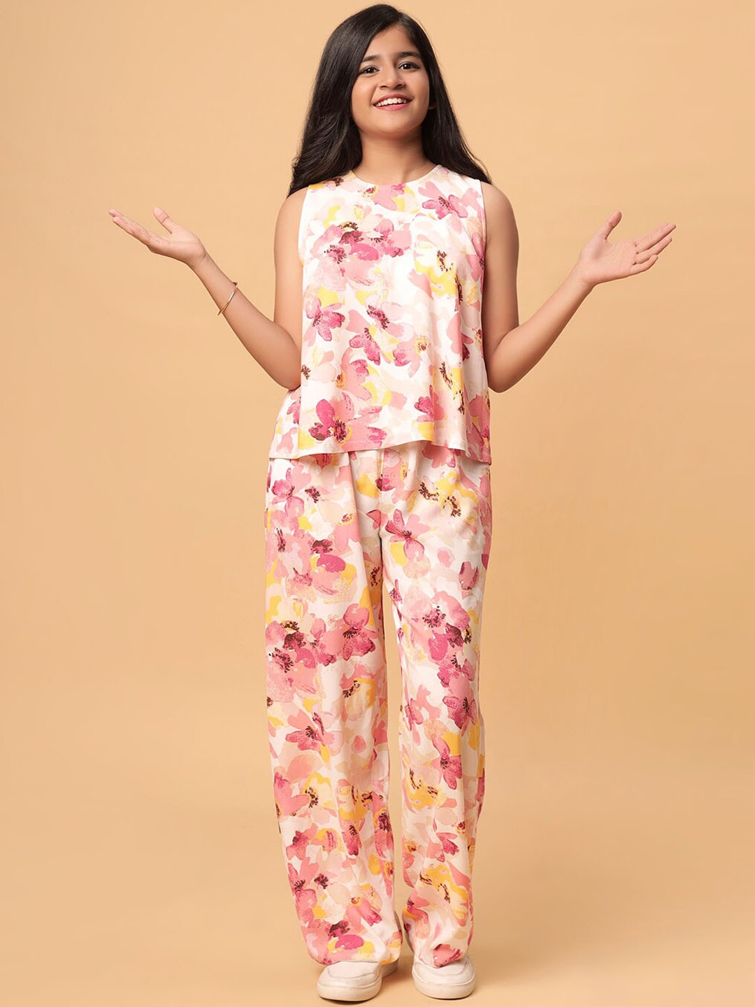TeenTrums Girls Floral Printed Top With Trousers Clothing Set