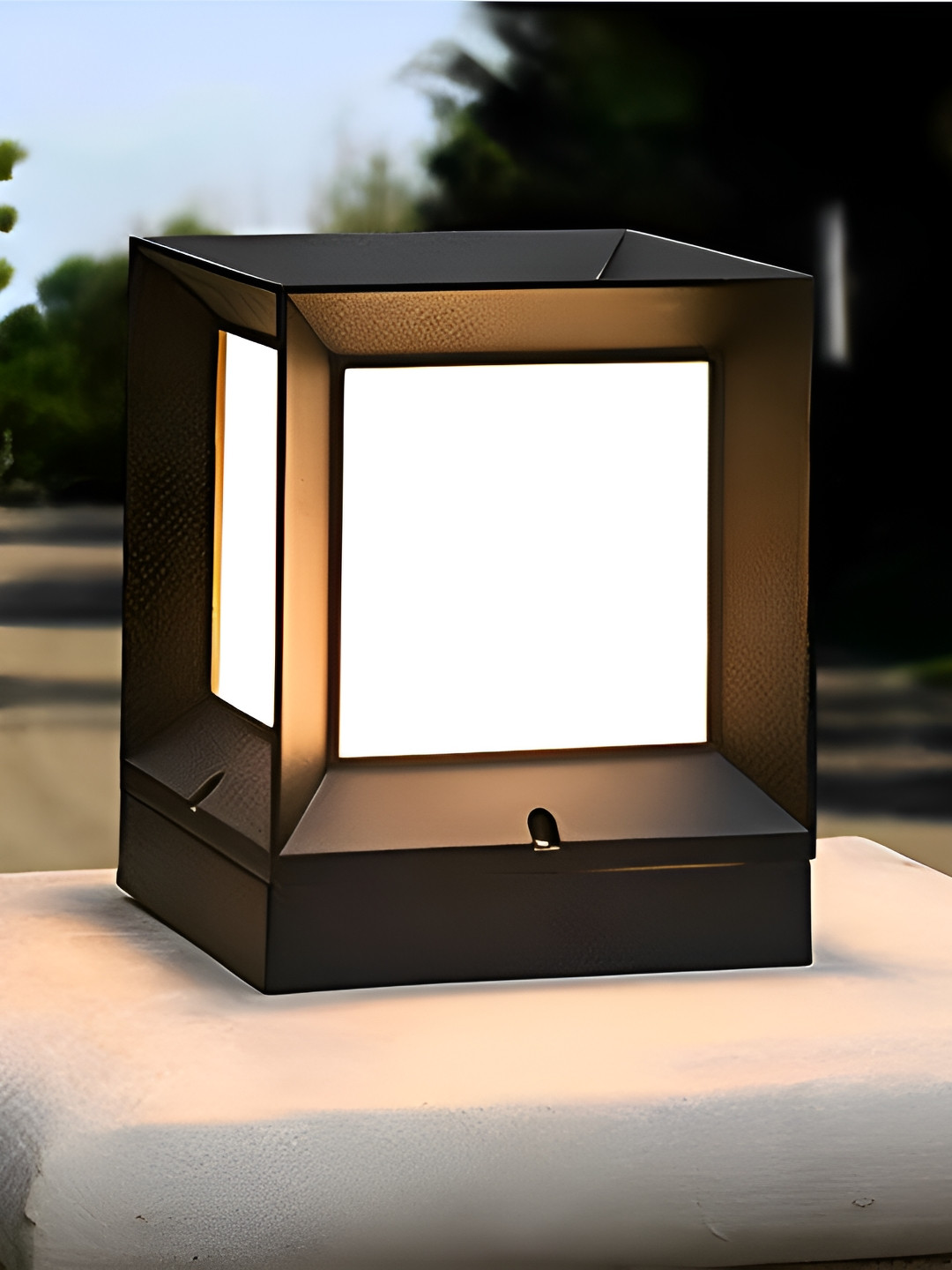 Areezo Black & White Outdoor Gate Lamp