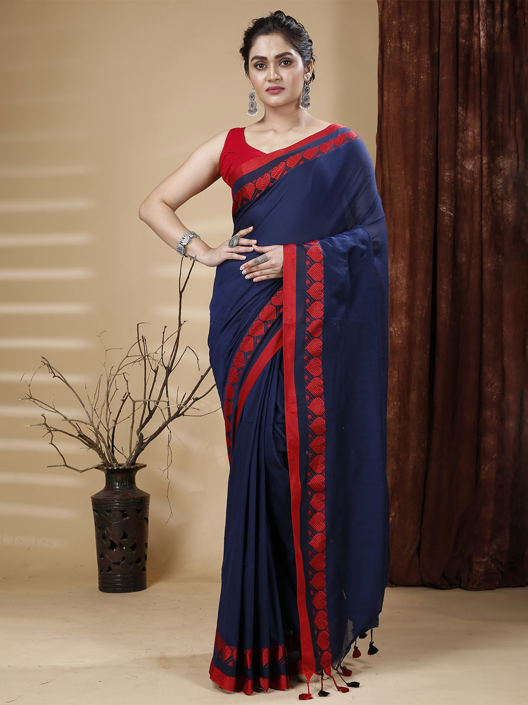 SLAGHA Embroidered Taant Saree