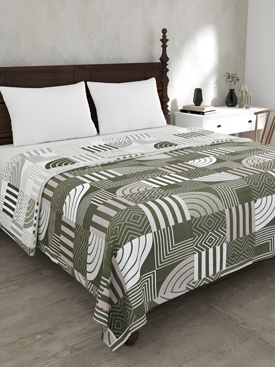 JAIPUR FABRIC Green & White Geometric 150 GSM Cotton Reversible Double Bed Dohar