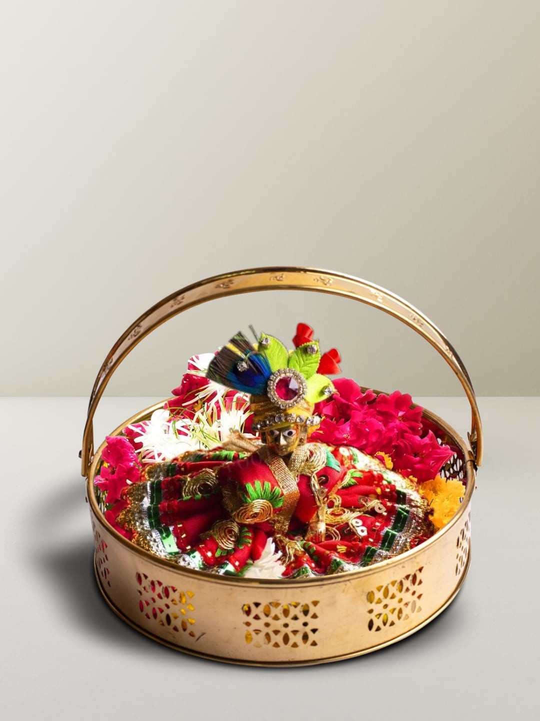 DOKCHAN Gold Toned Textured Brass Flower Basket
