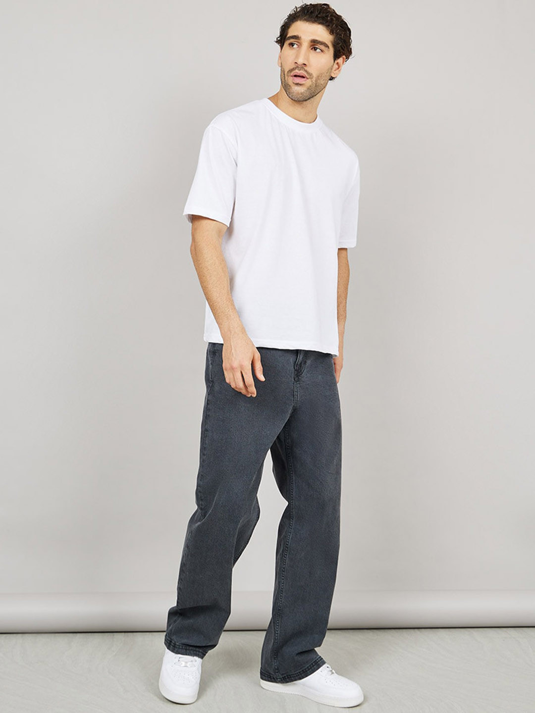 Styli Men Wide Leg Mid-Rise Light Fade Enzyme Wash Stretchable Jeans