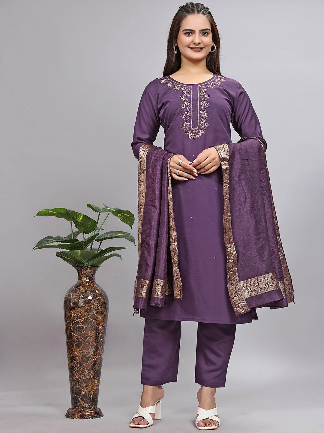 Kinjo Floral Embroidered Beads & Stones Straight Kurta with Trousers & Dupatta