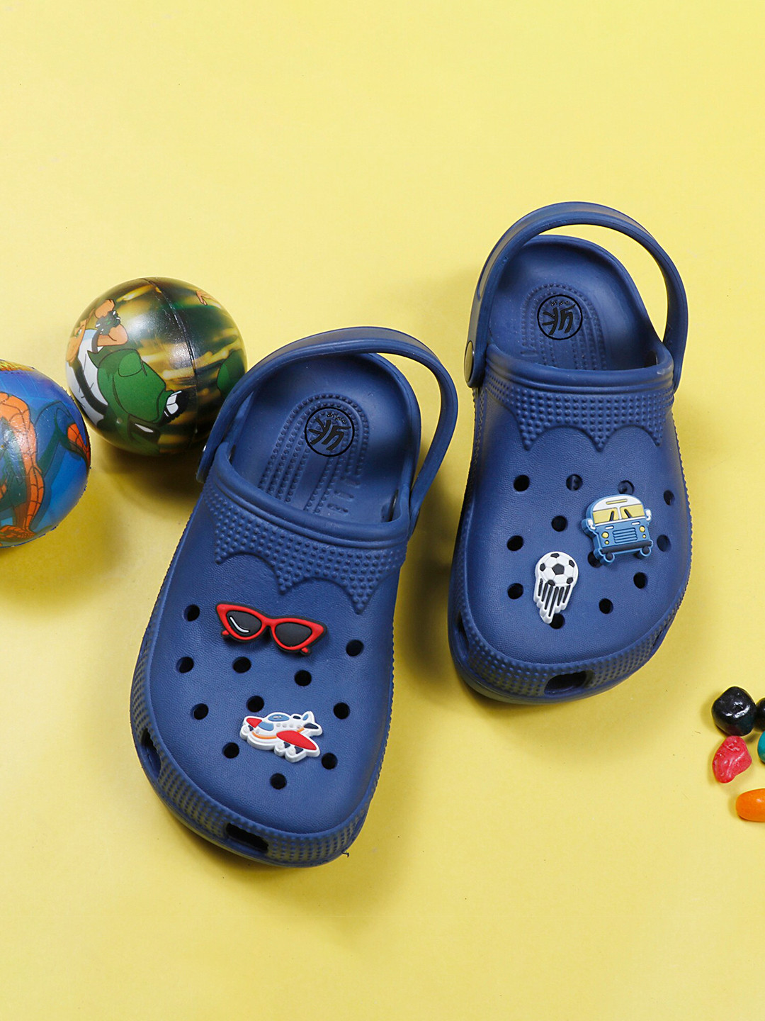 YK Boys Self Design Clogs
