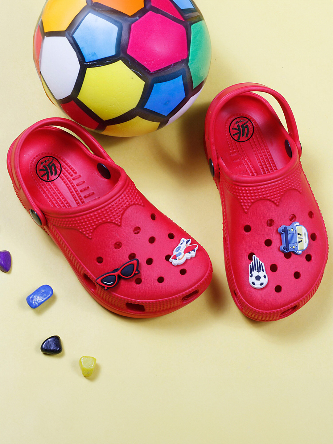 YK Boys Self Design Clogs