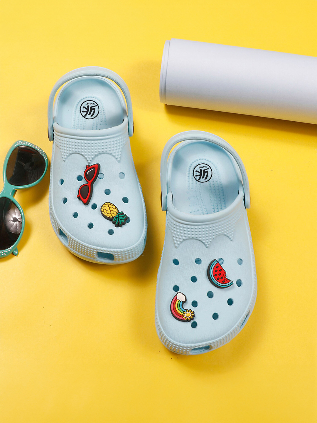 YK Girls Self Design Clogs