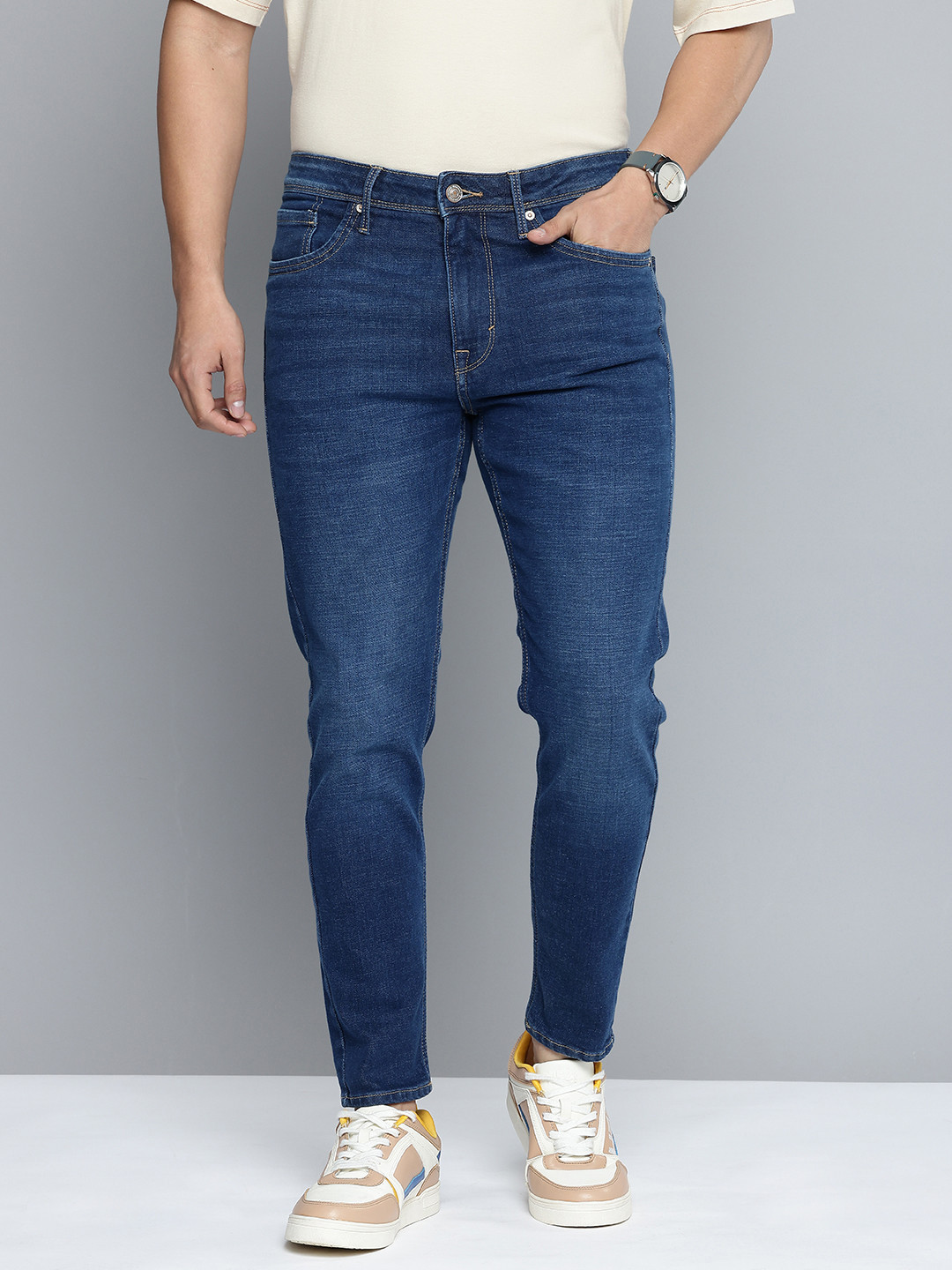 Flying Machine Men Relax Tapered Fit Light Fade Stretchable Jeans