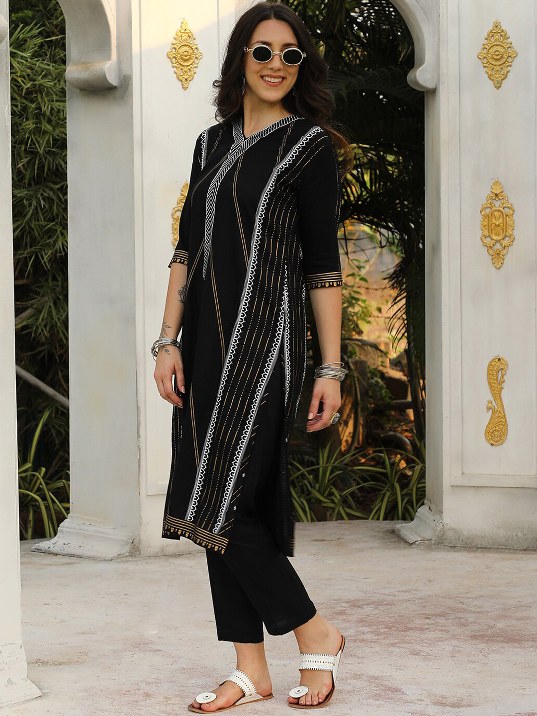 QISSA Printed Straight Kurta with Trousers