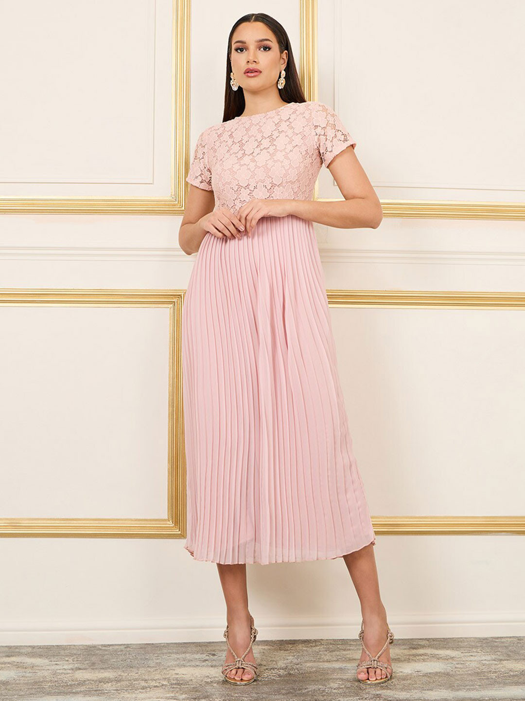 Styli Women's Pink Pleated Midi Dress with Lace Top