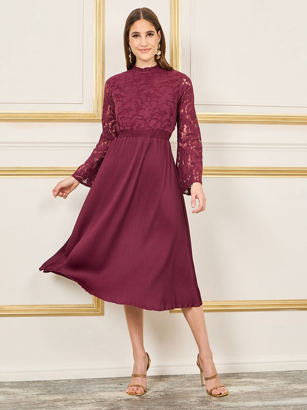 Styli Lace Detail Pleated Hem A-Line Midi Dress