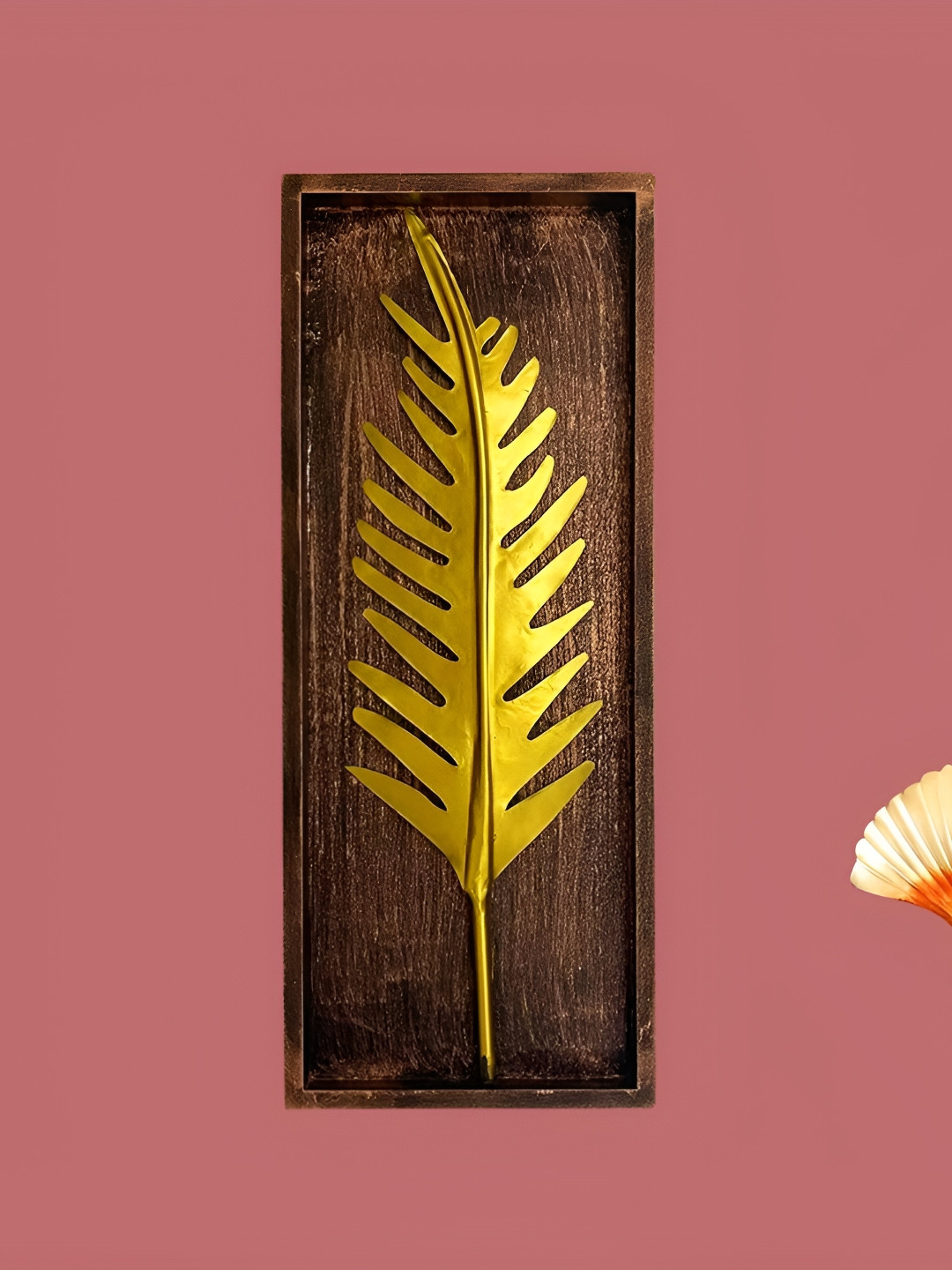 RSN Gold Toned Metal Decorative Leaf Wall Decor