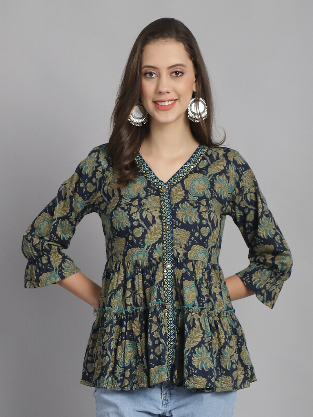 Roly Poly V Neck Print Cotton Top