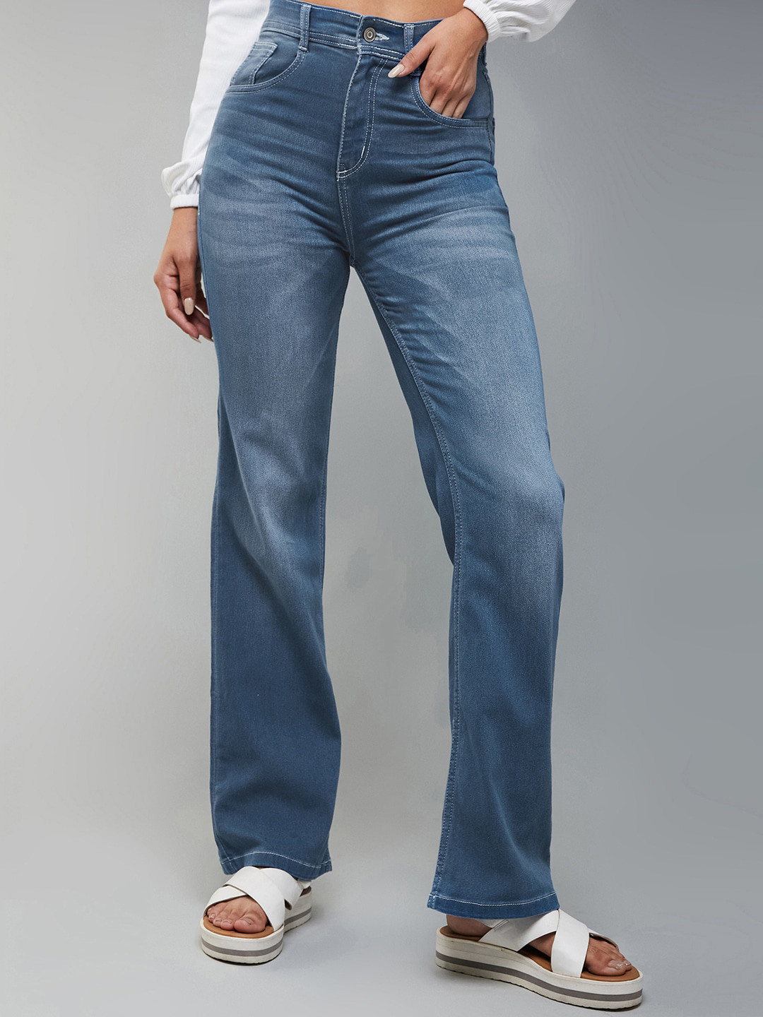 Miss Chase Women Light Weight Wide Leg Mid-Rise Light Fade Stretchable Jeans