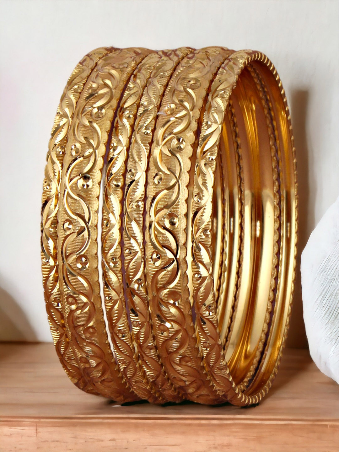 LUCKY JEWELLERY Set Of 6 Gold-Plated Ethnic Bangles