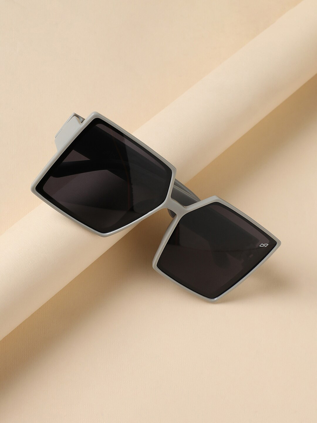 HAUTE SAUCE  Women Rectangle Sunglasses AWW24_HSSG2556