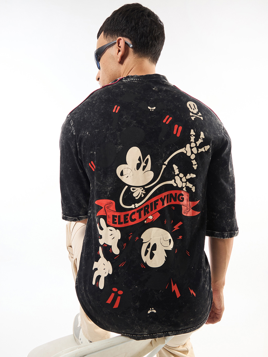 Bewakoof Mickey Mouse Printed Drop-Shoulder Sleeves Cotton Boxy Super Loose Fit T-shirt