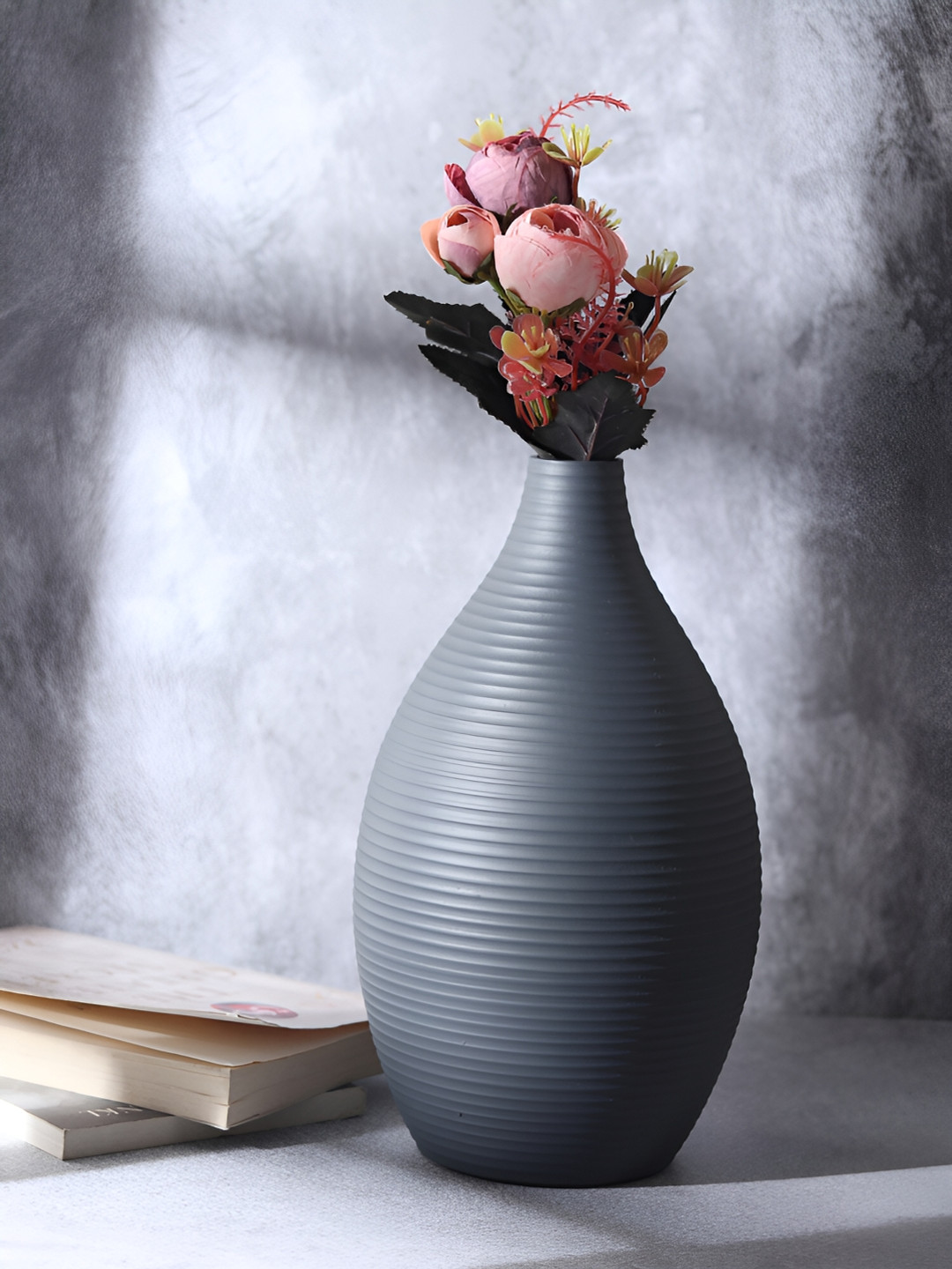 Decor de Maison Black Enamel Textured Flower vase