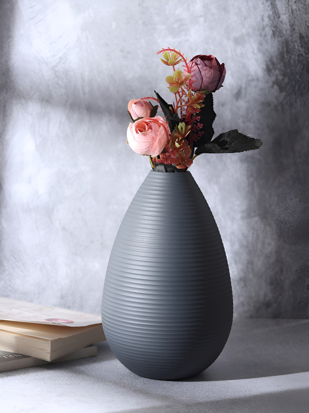 Decor de Maison Black Metal Textured Large Flower vase