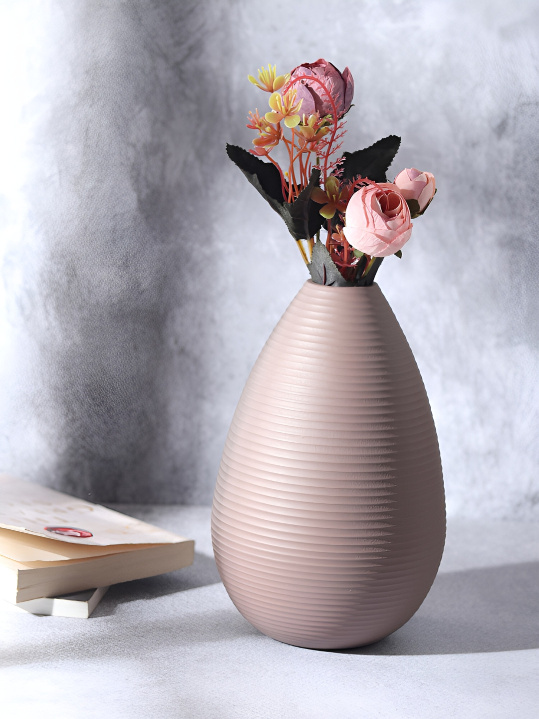 Decor de Maison Klova Pink Metal Textured Flower Vase
