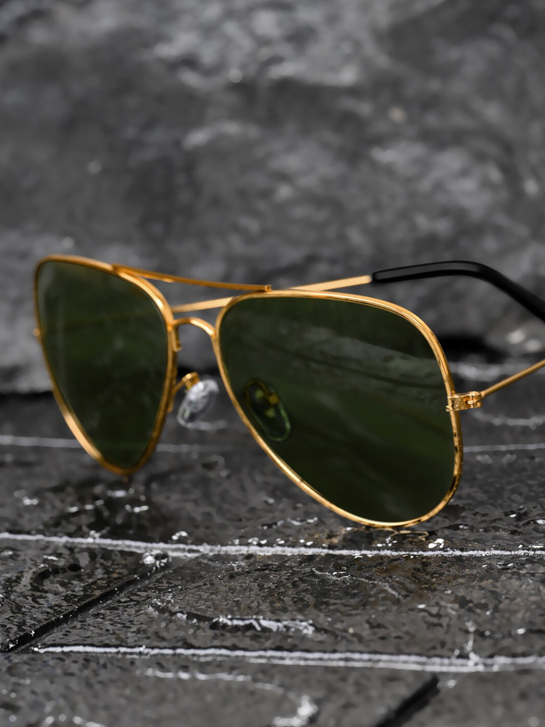 DressBerry Women Green Aviator Sunglasses with UV Protected Lens DBSG-06-AVI-GD-GR