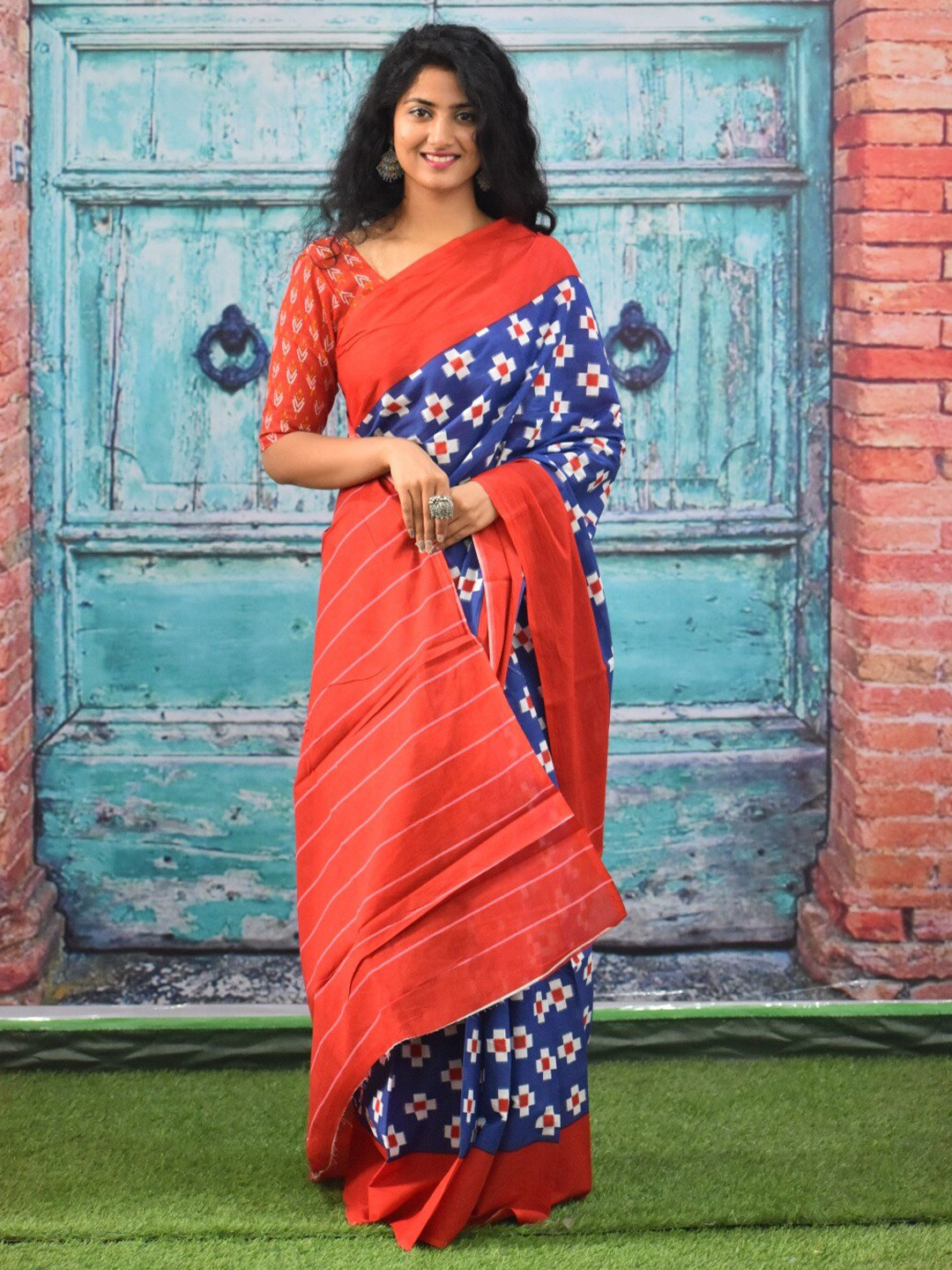 TROPWEAR Pure Cotton Geometric Block Print Saree
