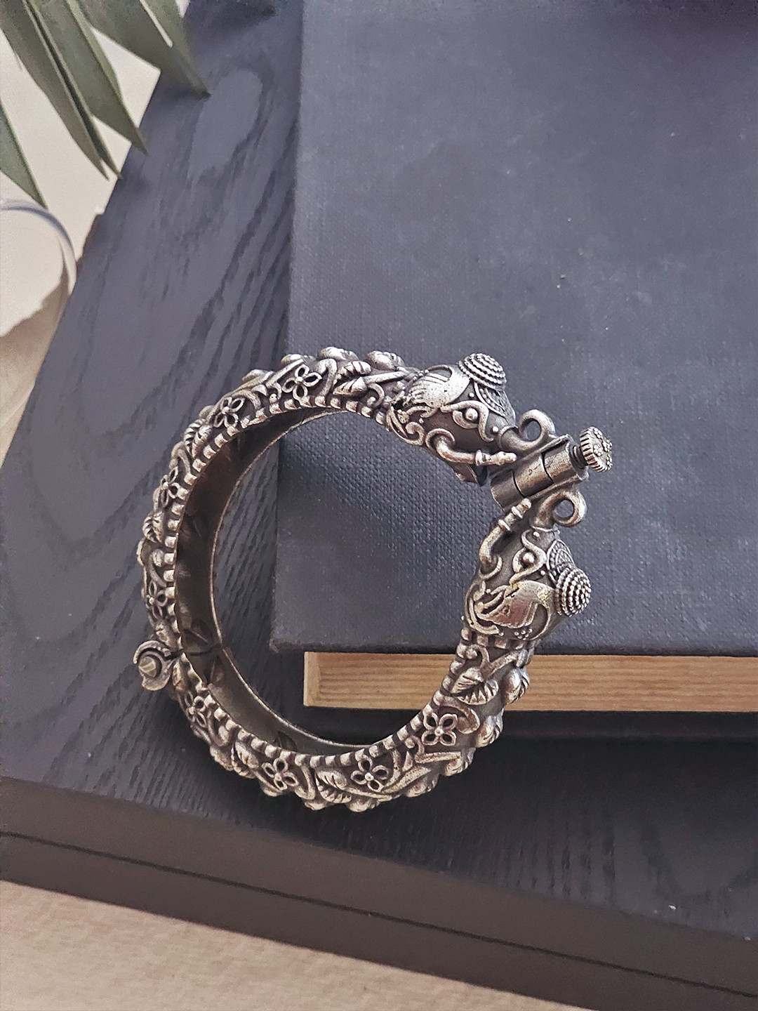 Binnis Wardrobe Silver-Plated Screw Bangle