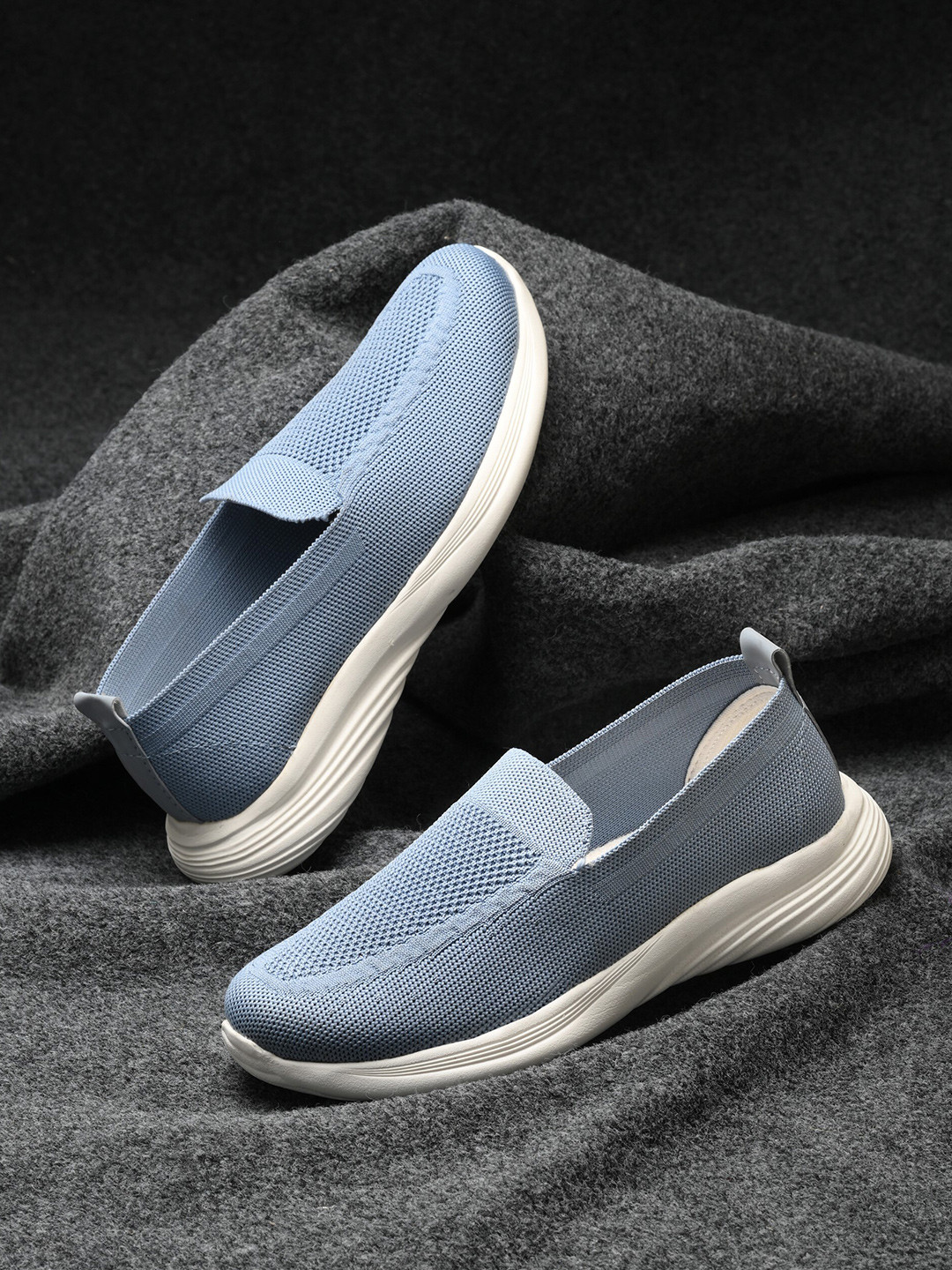 The Roadster Lifestyle Co. Women Blue Textured Flyknit Comfortable Trainning Shoes