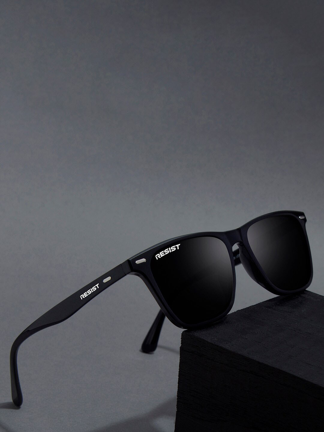 RESIST EYEWEAR UNISEX Black UV Protected Wayfarer Sunglasses