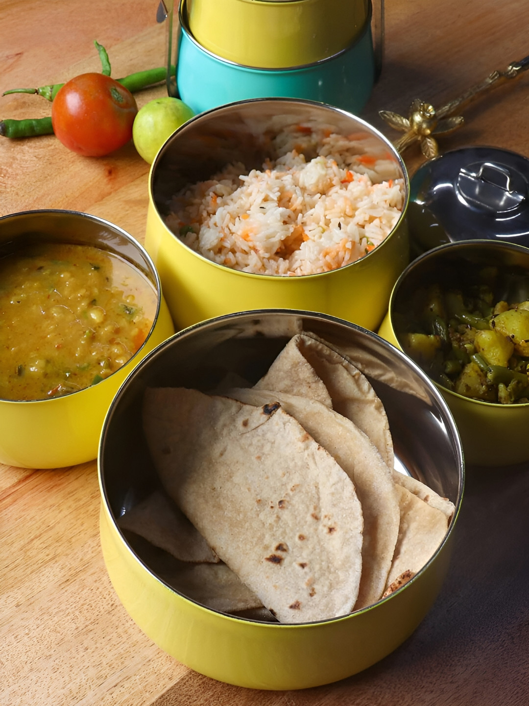 Living With Elan Regular Stainless Steel Leak Resistant Lunch Box With Spoon and Fork