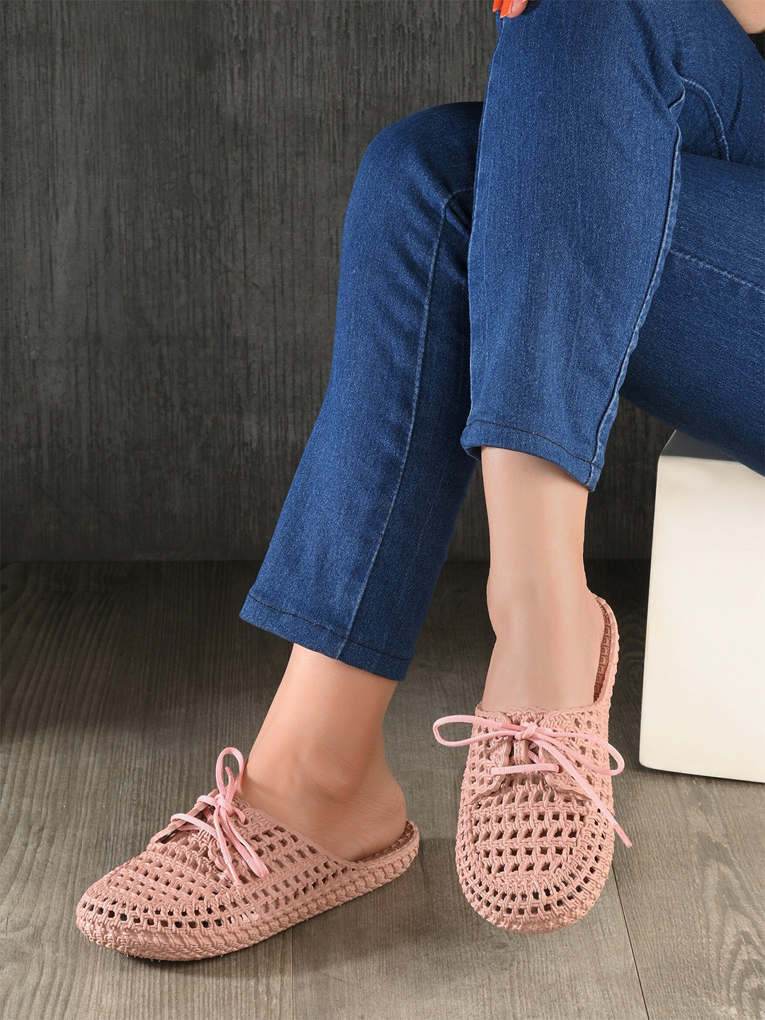 Layasa Women Lightweight Clogs