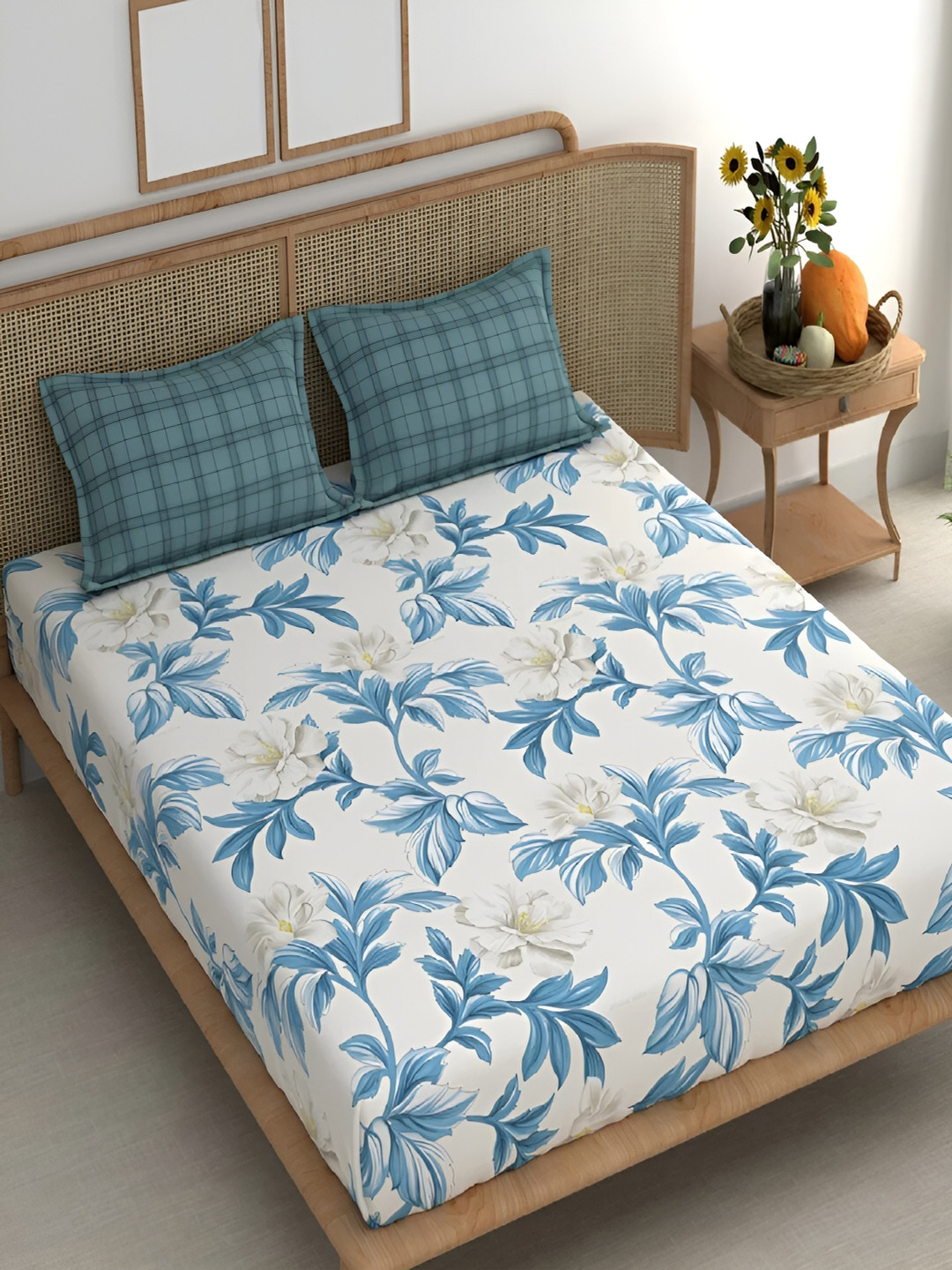 Srijee Decors Aqua Leaves Blue Leaf Polycotton 210 TC Super King Fine Bedsheet with 2 Pillow Covers-108 x 108 inches