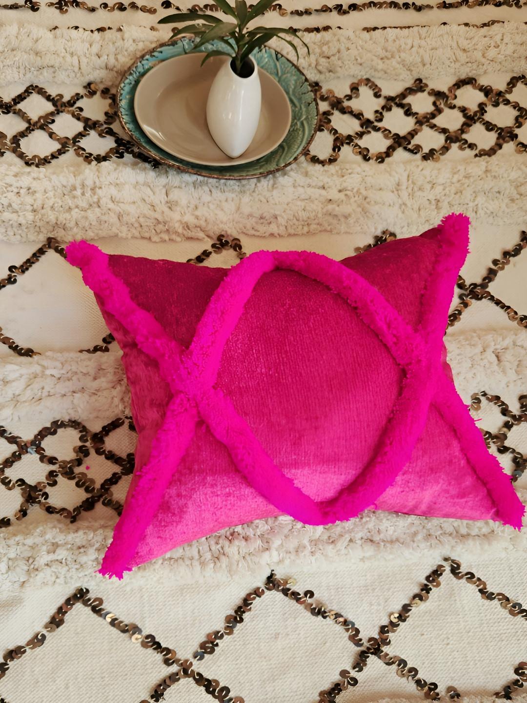 THROWPILLOW Magenta Self Design Polyester Fade Resistant Textured Cushion Cover -24x24In