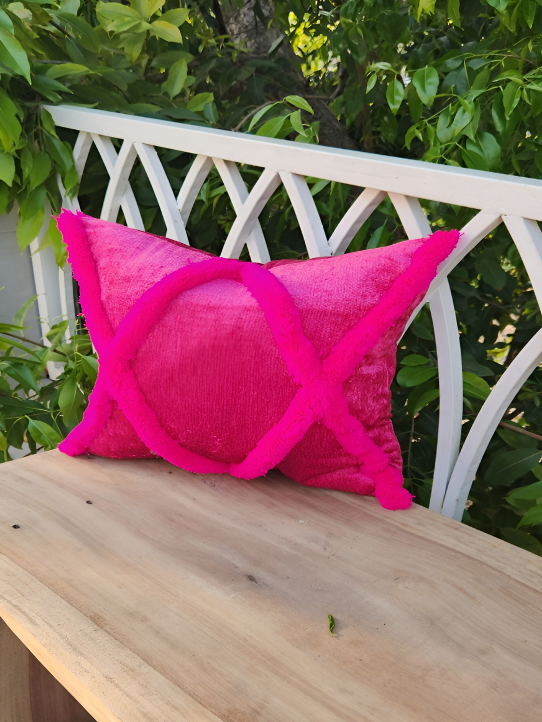 THROWPILLOW Magenta Self Design Polyester Fade Resistant Textured Cushion Cover -22x22In