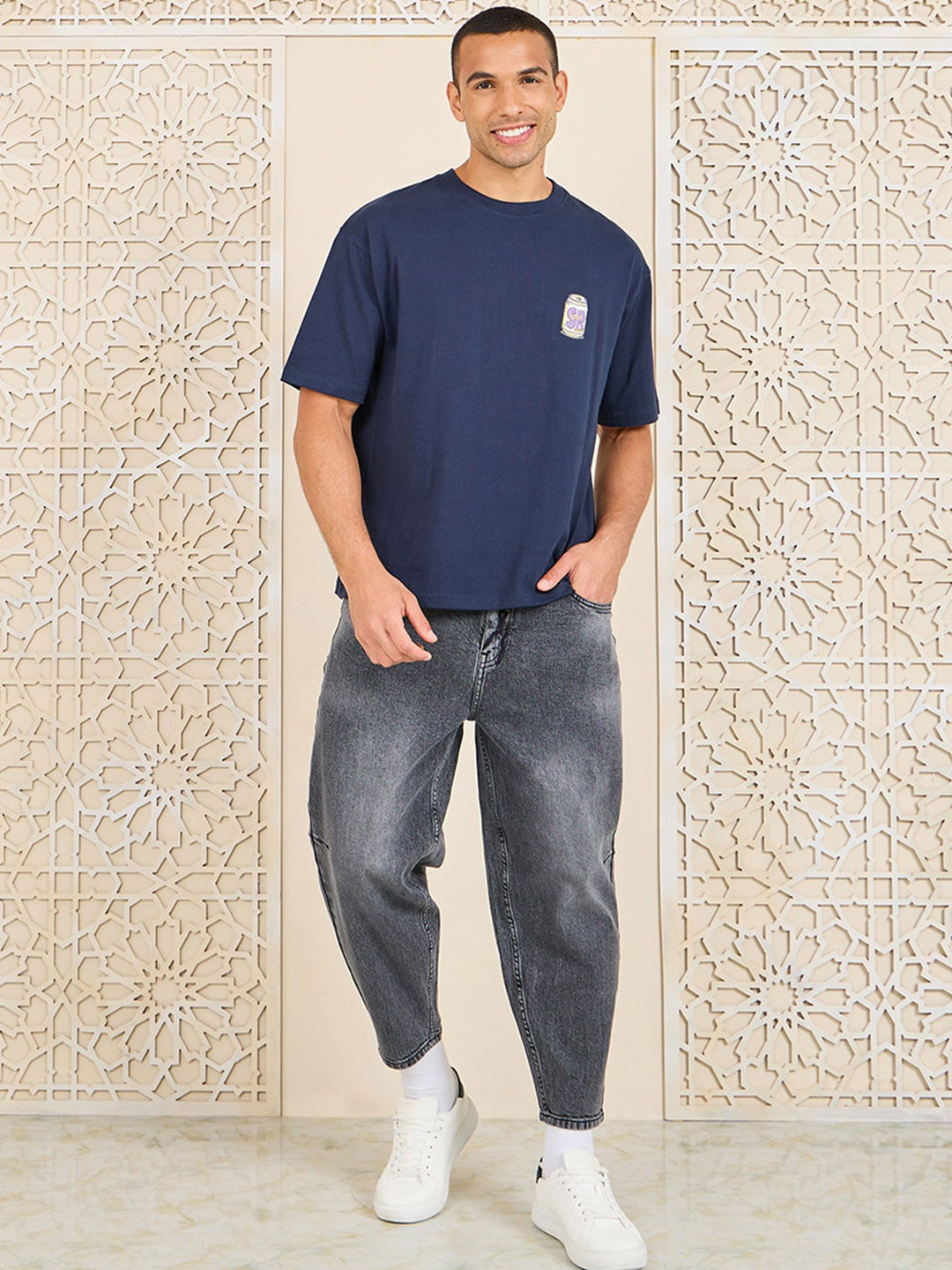 Styli Men Balloon Fit Mid-Rise Clean Look Light Fade Stretchable Jeans