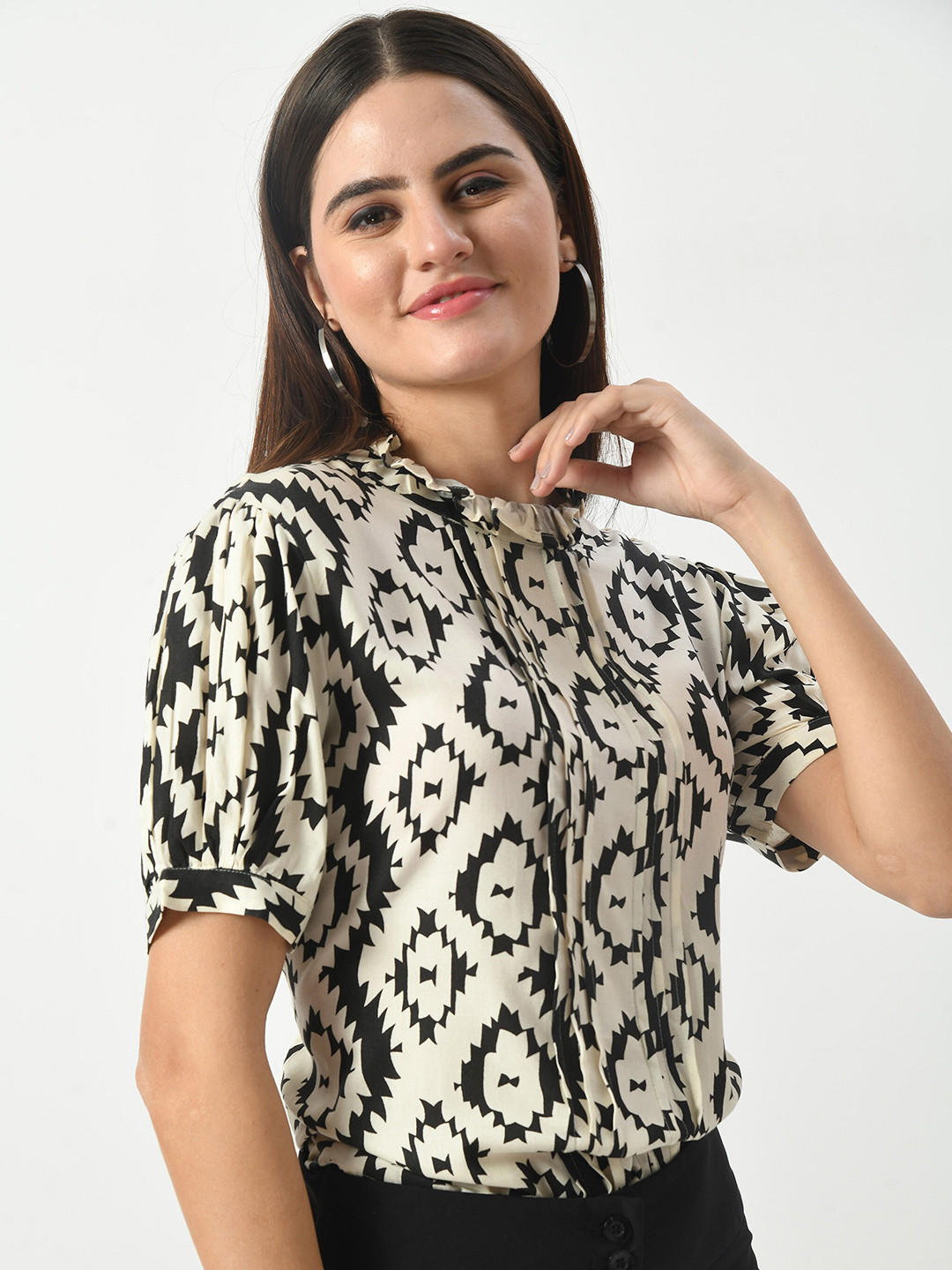 HERE&NOW Animal Printed Round Neck Puff Sleeves Top