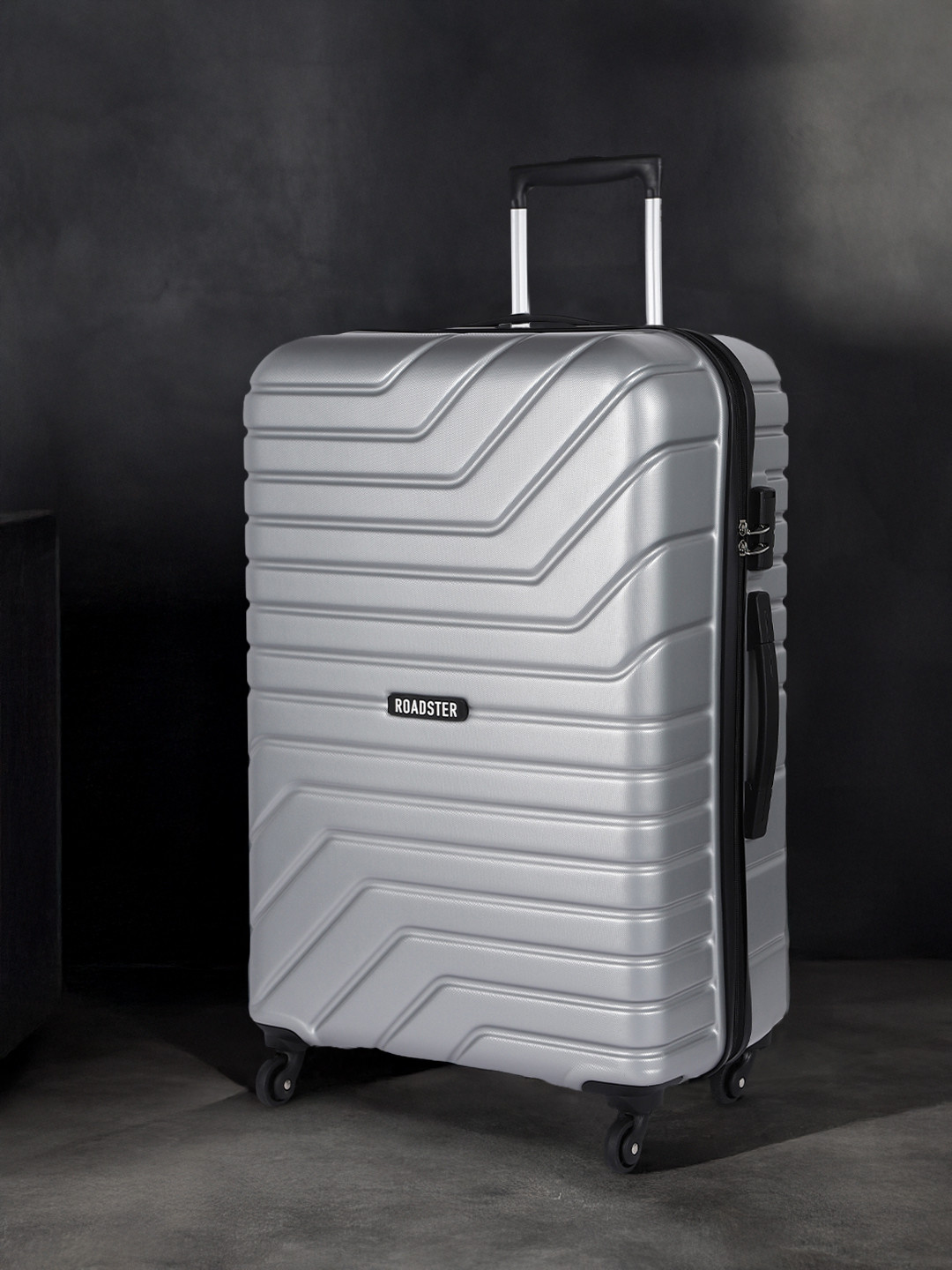 Roadster Bent Large Trolley Suitcase