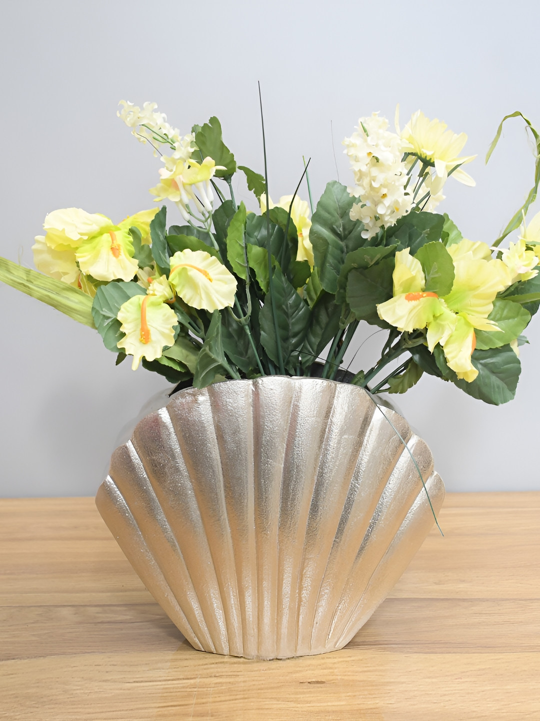 Maison Modern Grey Shell Shaped Flower Vase