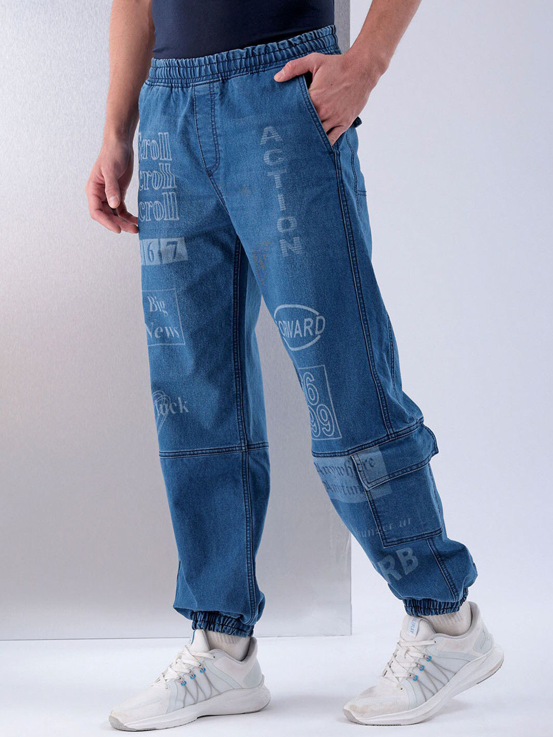 The Indian Garage Co Men Laser Print Stretchable Cargo Relaxed Fit Jeans