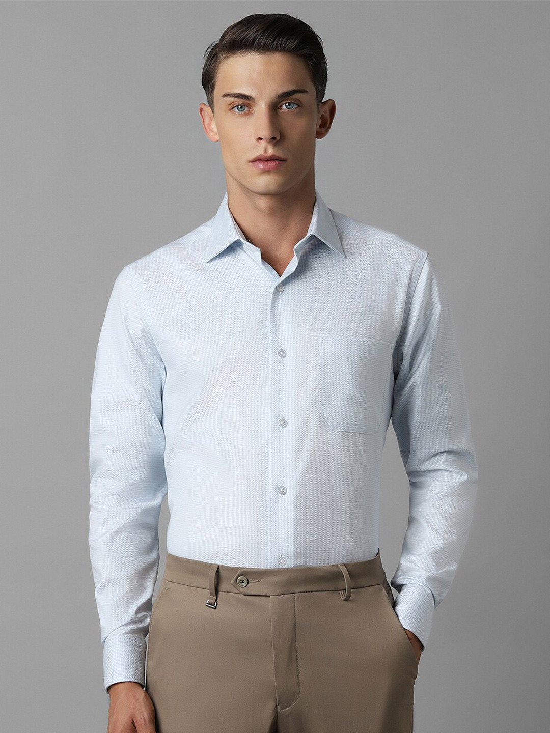 Louis Philippe Classic Fit Spread Collar Full Sleeves Chest Pocket Cotton Formal Shirt