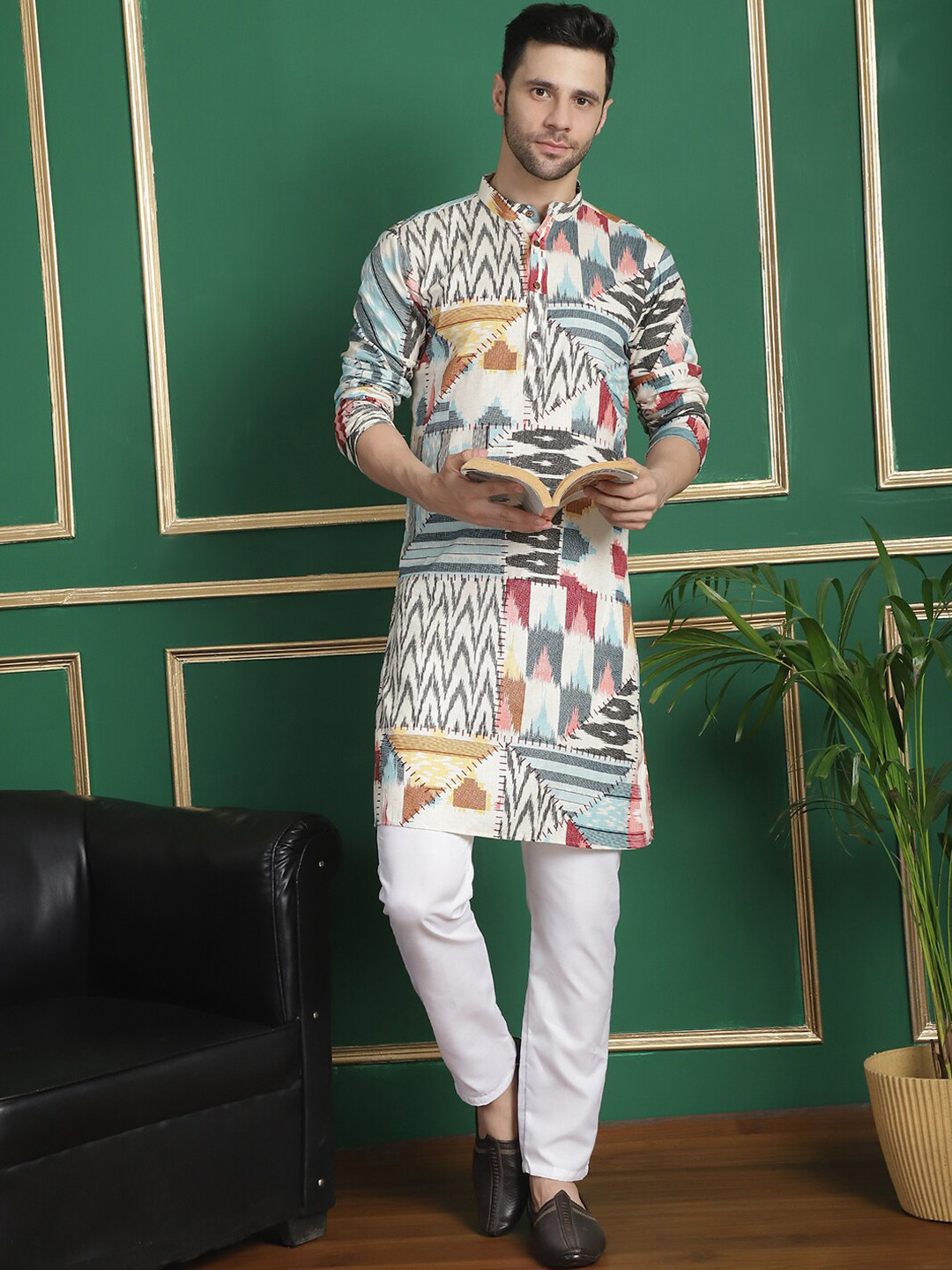Anouk White Ikat Printed Regular Pure Cotton Kurta with Pyjamas
