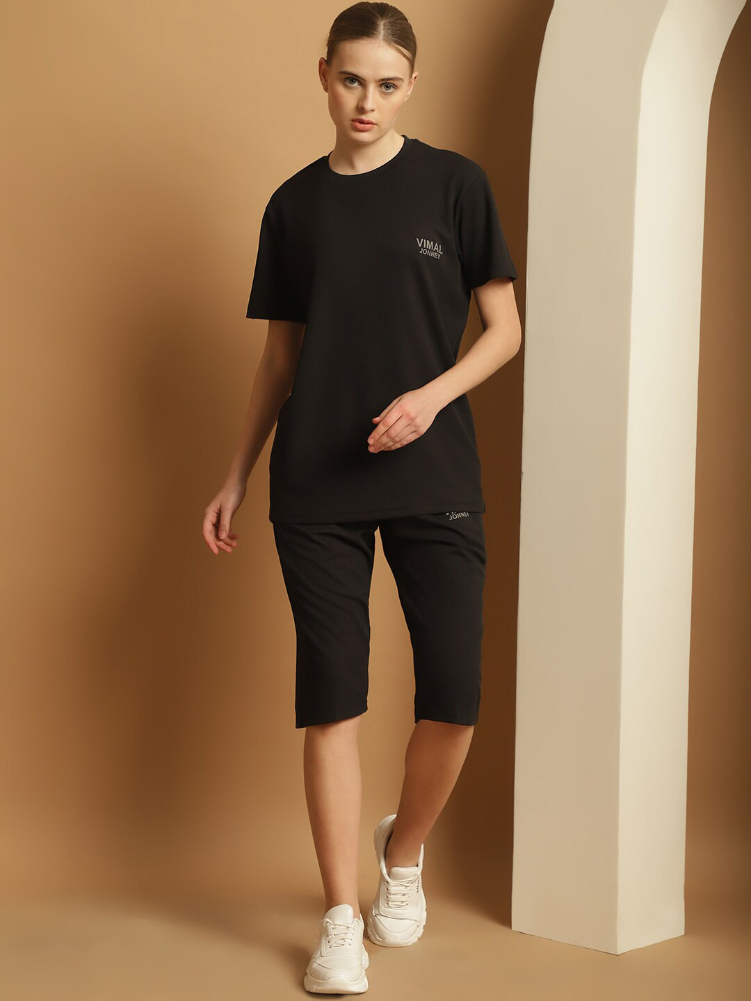 MACK JONNEY Printed Half Sleeves T-Shirt With Capris